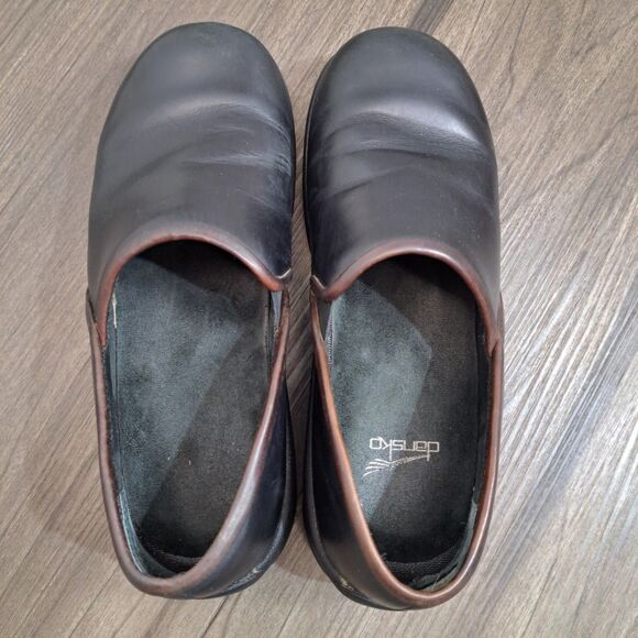 Dansko Clog. Black Leather Casual Slip Resistant Slip On Clogs Women's Size 9.5M - Picture 6 of 9